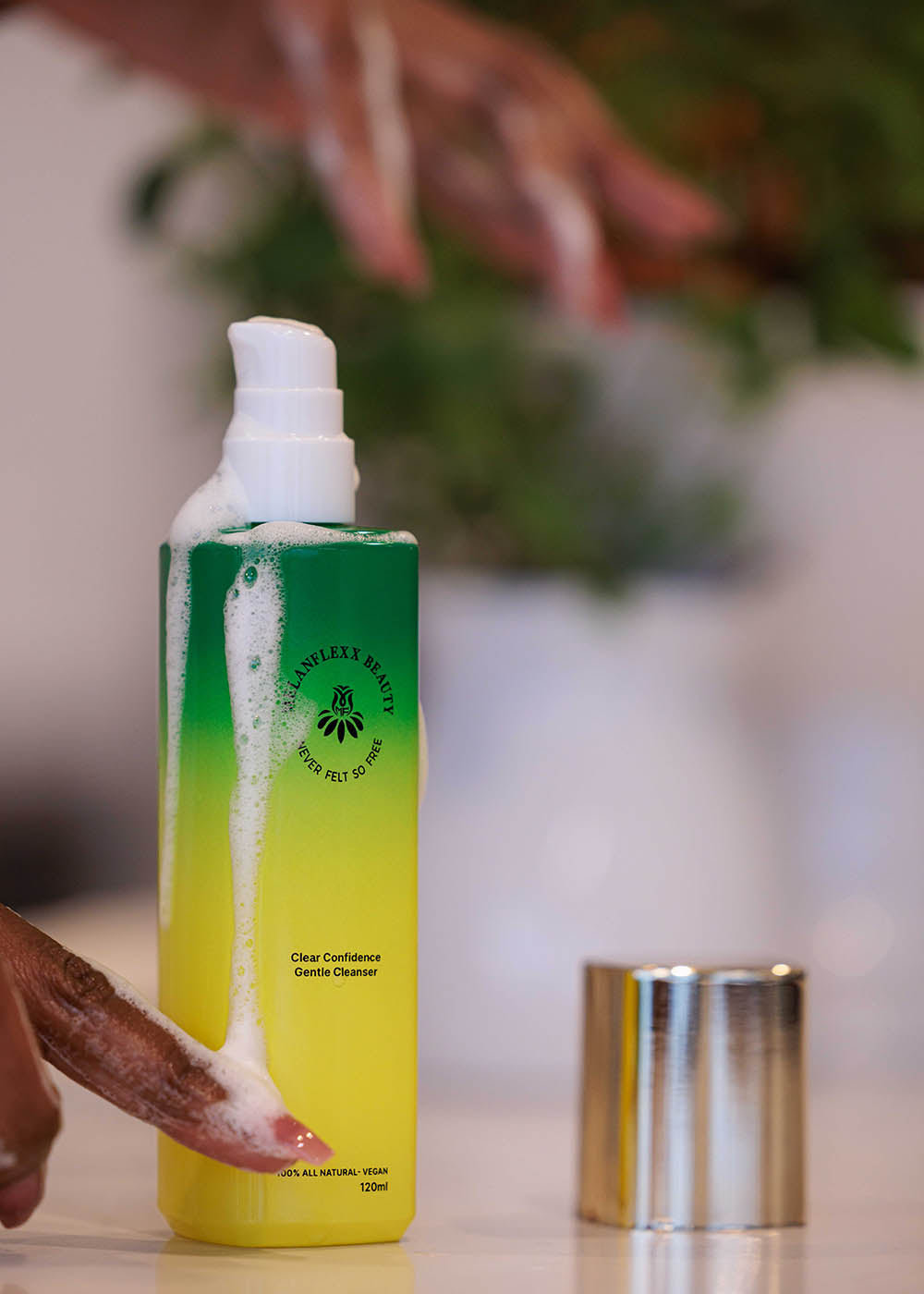 Clear Confidence Cleanser-Brightens, Balance & Purify Skin